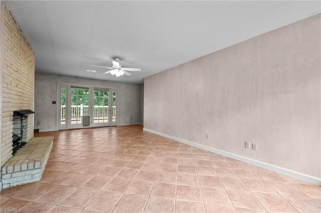 280 Ranch Drive Reidsville, NC 27320 - Photo 5 of 50 Living Room Main