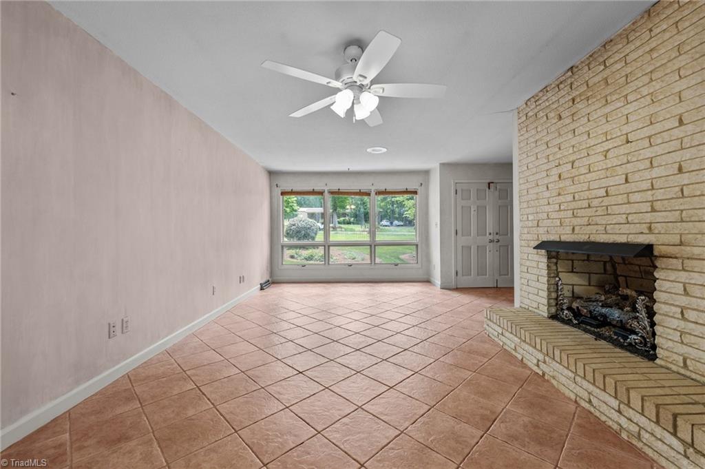 280 Ranch Drive Reidsville, NC 27320 - Photo 8 of 50 Living Room Main