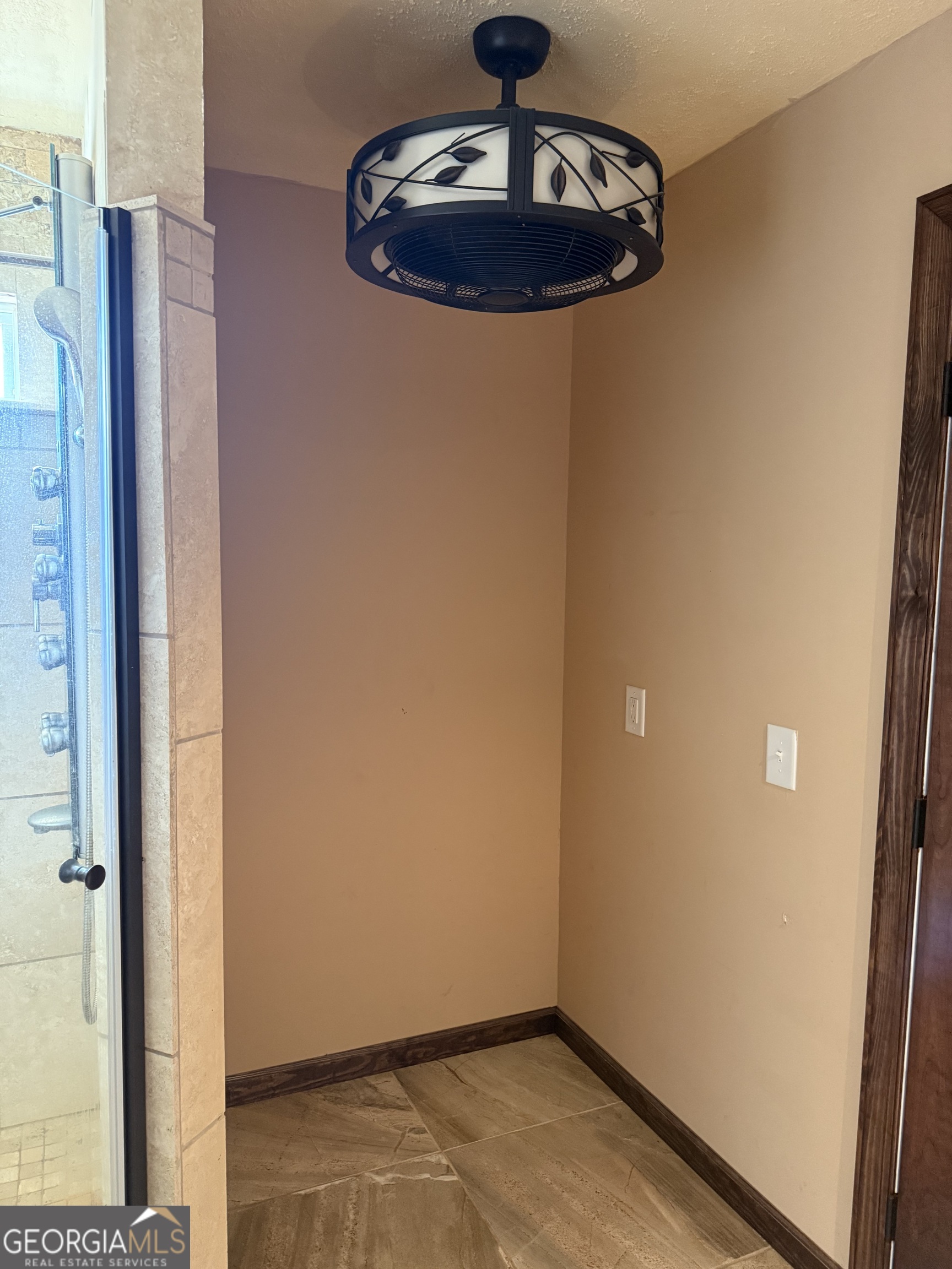 323 Snapping Shoals Road McDonough, GA 30252 - Photo 17 of 20 a view of a hallway with a small space