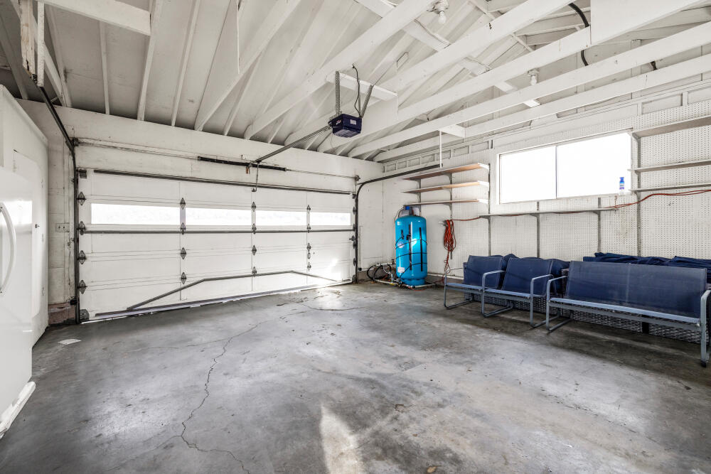 23131 North Poe Valley Road Klamath Falls, OR 97603 - Photo 33 of 45 a view of a room with gym equipment