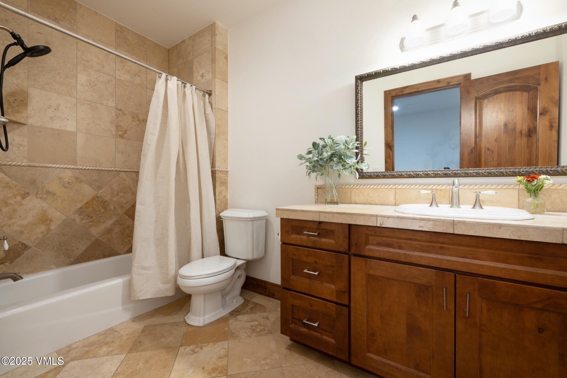 186 Brett Trail Edwards, CO 81632 - Photo 19 of 29 17 Bathroom