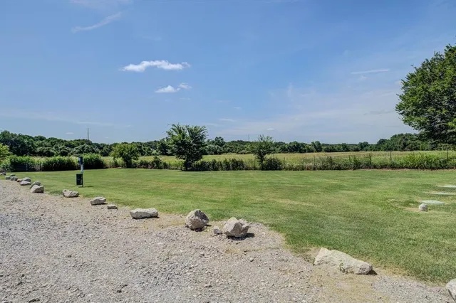 $865,000 | 817 Farm To Market Road 1810, Decatur, TX 76234