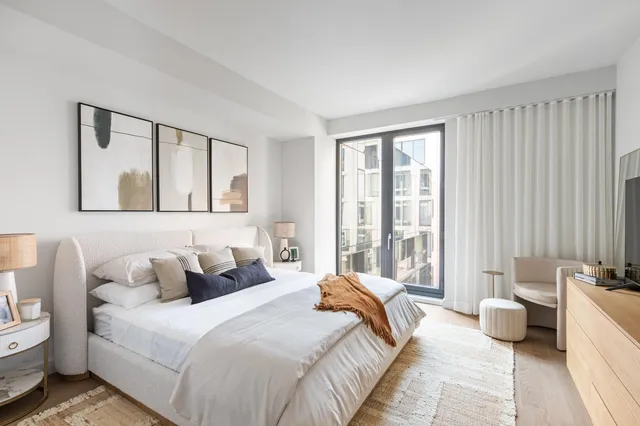 $1,700,000 | 500 West 45th Street, Unit 610 | Hell's Kitchen