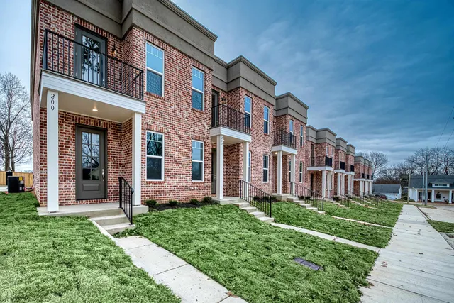 $334,900 | 200 East Washington Avenue, Covington, TN 38019