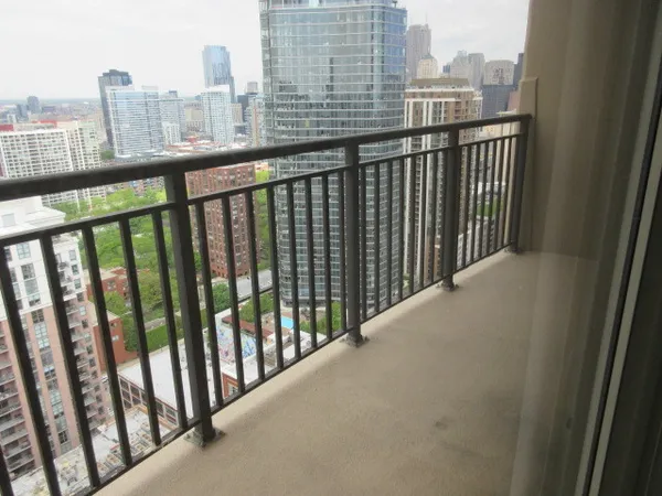 $675,000 | 1111 South Wabash Avenue, Unit 3303, Chicago, IL 60605