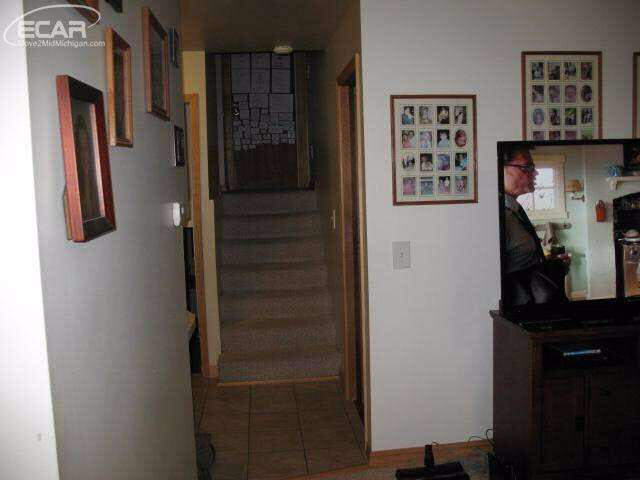 7044 Carpenter Road Flushing, MI 48433 - Photo 7 of 17 20932129-6.JPG