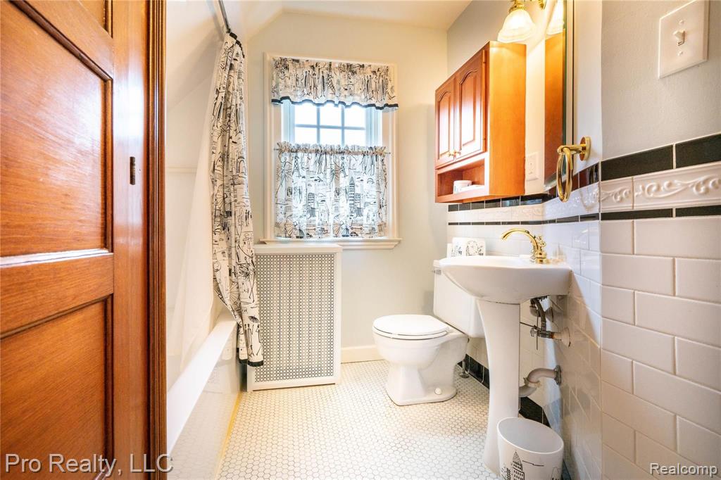 1135 Nottingham Road Grosse Pointe Park, MI 48230 - Photo 15 of 21