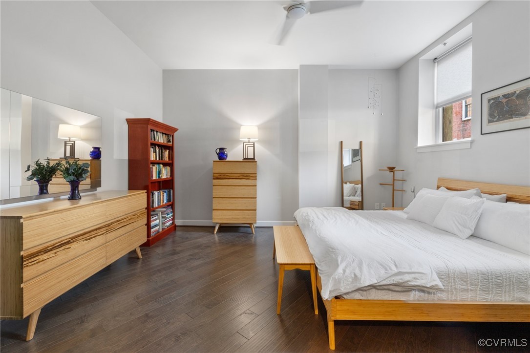 413 Stuart Circle, Unit PLG Richmond, VA 23220 - Photo 12 of 30 Spacious, 10'6"ceiling, ceiling fan, custom window