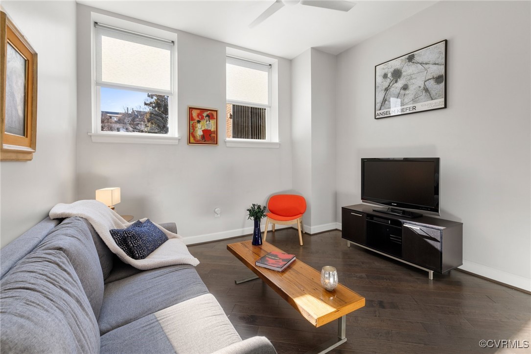 413 Stuart Circle, Unit PLG Richmond, VA 23220 - Photo 17 of 30 2nd bedroom w/sleep sofa. Custom window treatments
