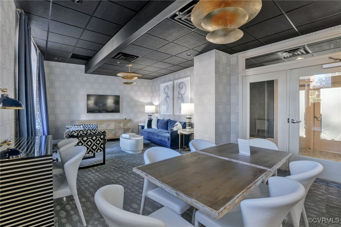 413 Stuart Circle, Unit PLG Richmond, VA 23220 - Photo 21 of 30 Owners quiet space, gathering or private event roo