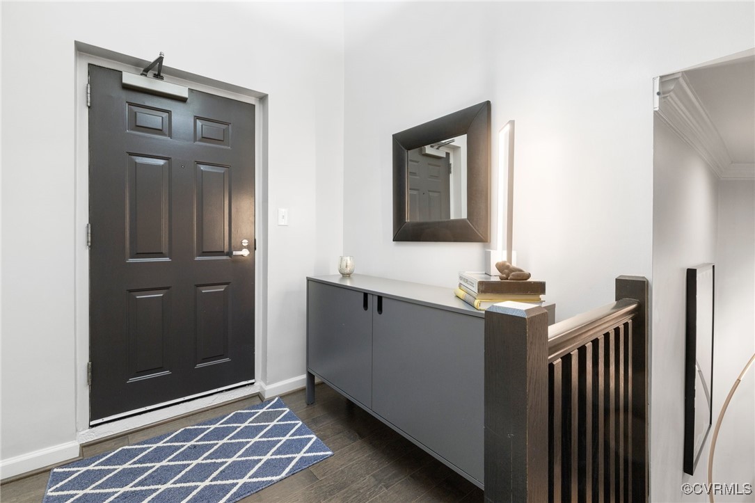 413 Stuart Circle, Unit PLG Richmond, VA 23220 - Photo 5 of 30 Unit PL-G front entry off center courtyard.