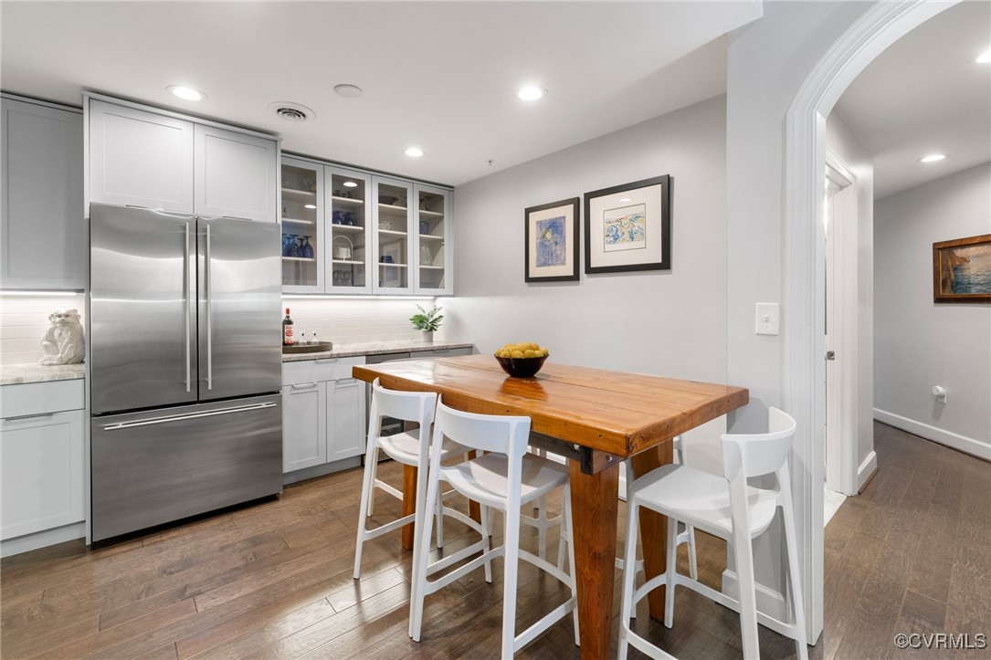 413 Stuart Circle, Unit PLG Richmond, VA 23220 - Photo 9 of 30 Extended kitchen function with added glass front w