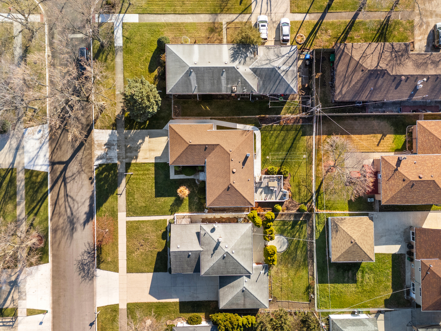 8232 Ferdinand Avenue Bridgeview, IL 60455 - Photo 22 of 35 an aerial view of houses with outdoor space
