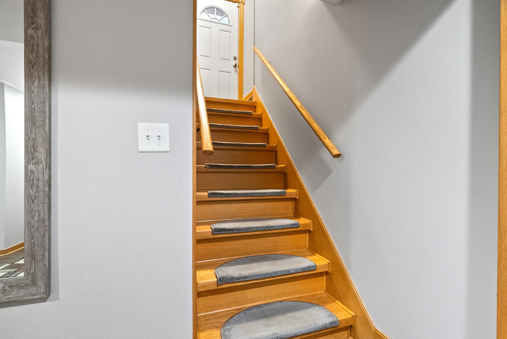 8232 Ferdinand Avenue Bridgeview, IL 60455 - Photo 27 of 35 a view of entryway