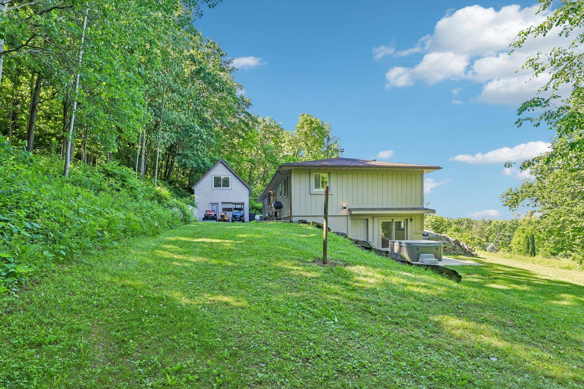 12258 South Round River Spring Green Spring Green, WI 53588 - Photo 40 of 60