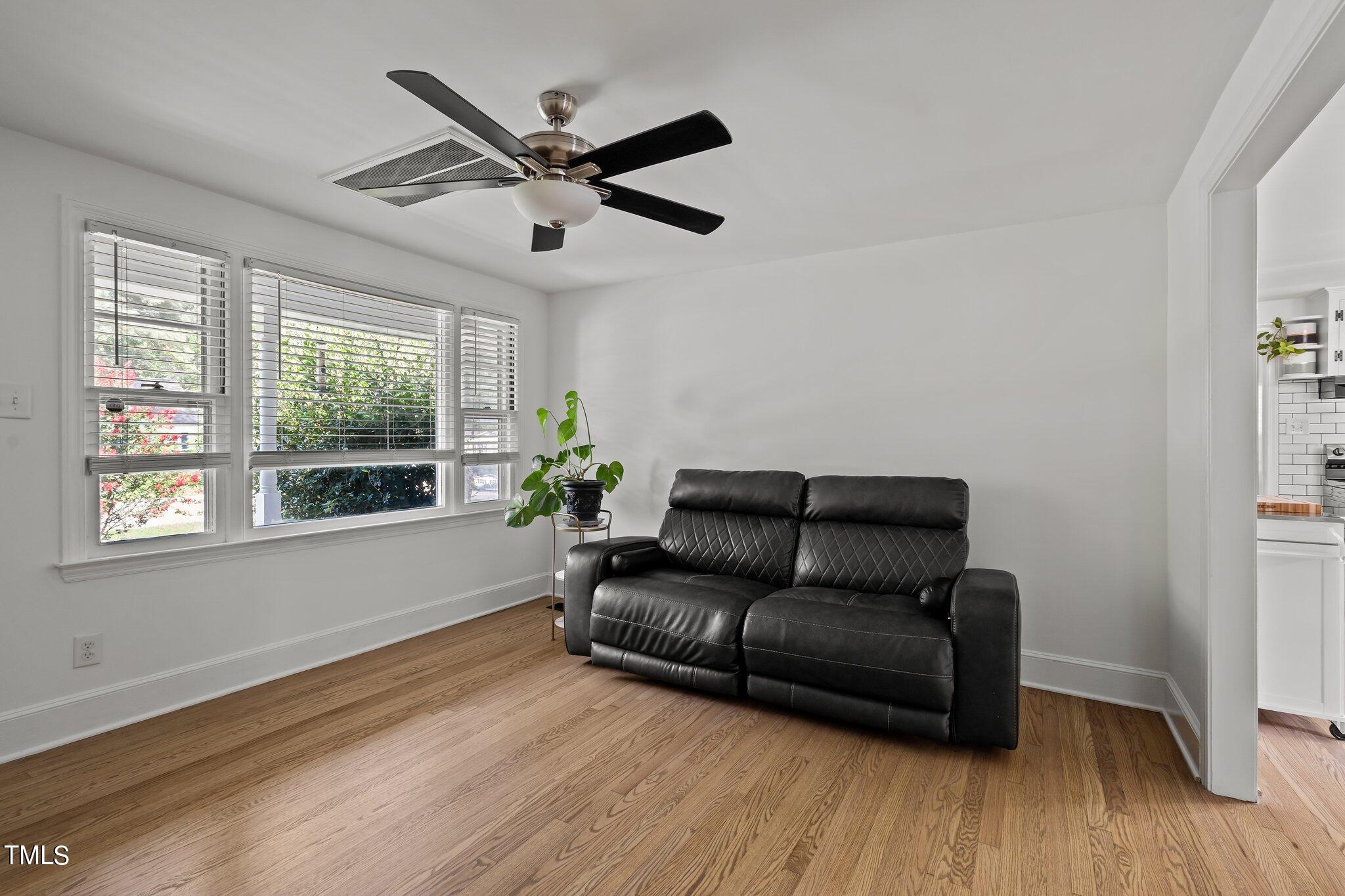 321 Jones Franklin Road Raleigh, NC 27606 - Photo 14 of 40 29-web-or-mls-_NFP4705