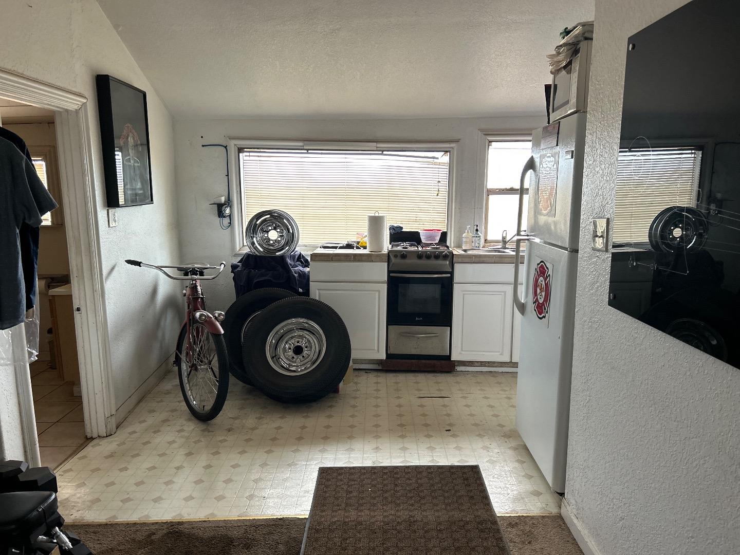 0 Undisclosed Address Gilroy, CA 95020 - Photo 3 of 18 a view of living room washer and dryer