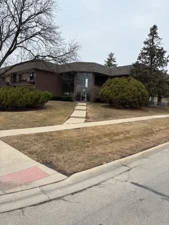 $189,900 | 3-n550 Crown Rd Road, Unit 14, Elmhurst, IL 60126