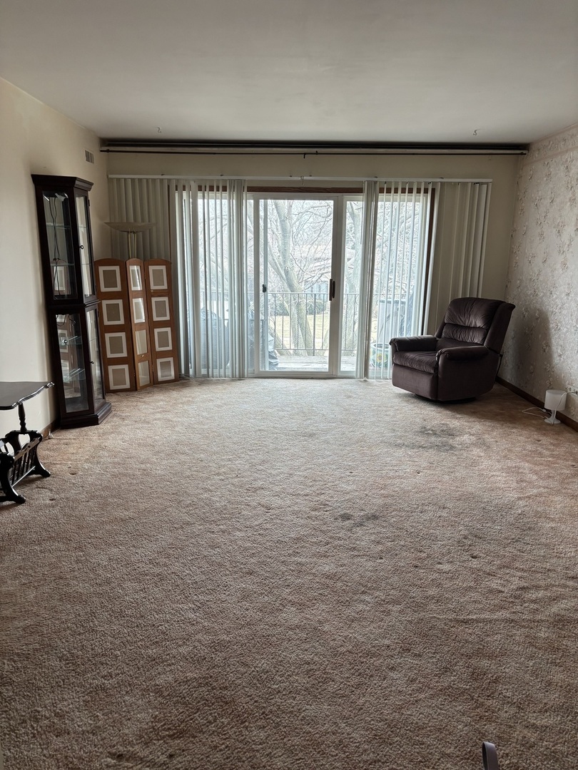 3-n550 Crown Rd Road, Unit 14 Elmhurst, IL 60126 - Photo 2 of 7 Gallery Image 2
