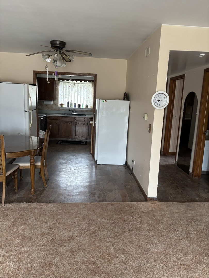 3-n550 Crown Rd Road, Unit 14 Elmhurst, IL 60126 - Photo 3 of 7 Gallery Image 3
