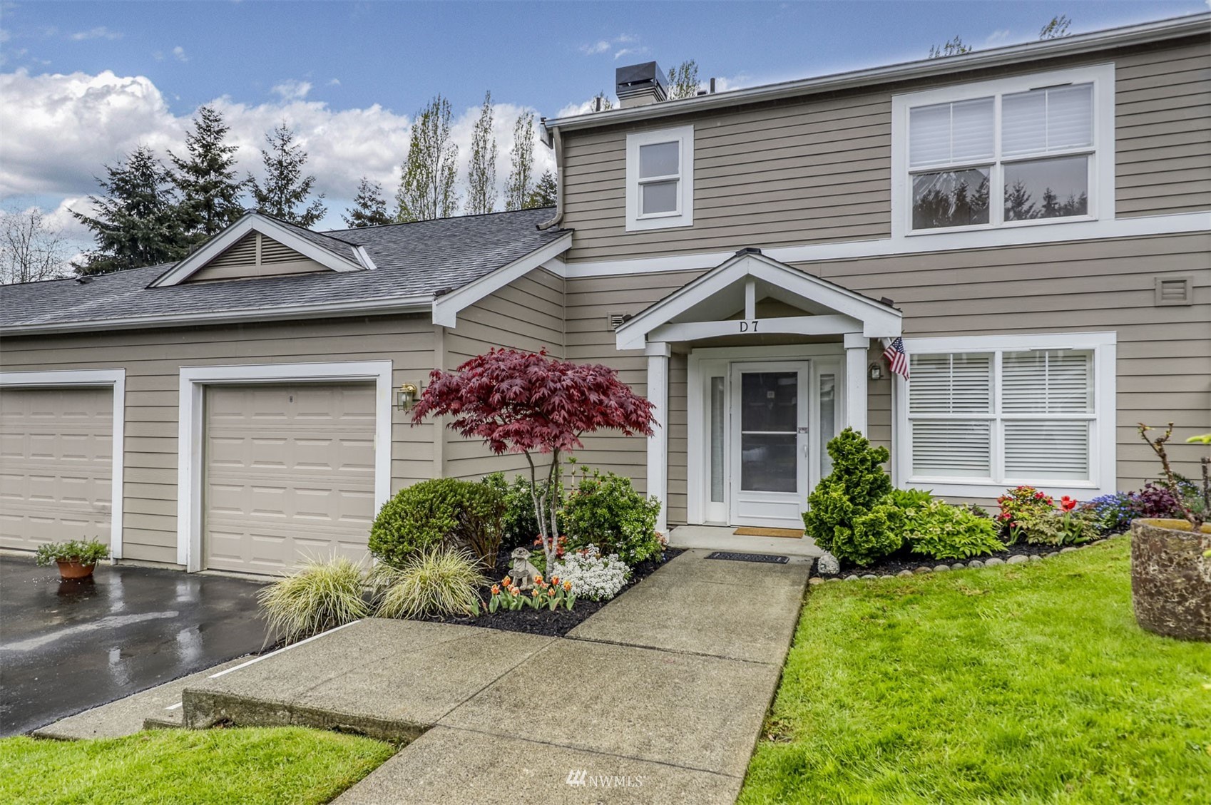 1220 Weaver Road Northwest, Unit D7 Bainbridge Island, WA 98110 - Photo 2 of 31 Gallery Image 2