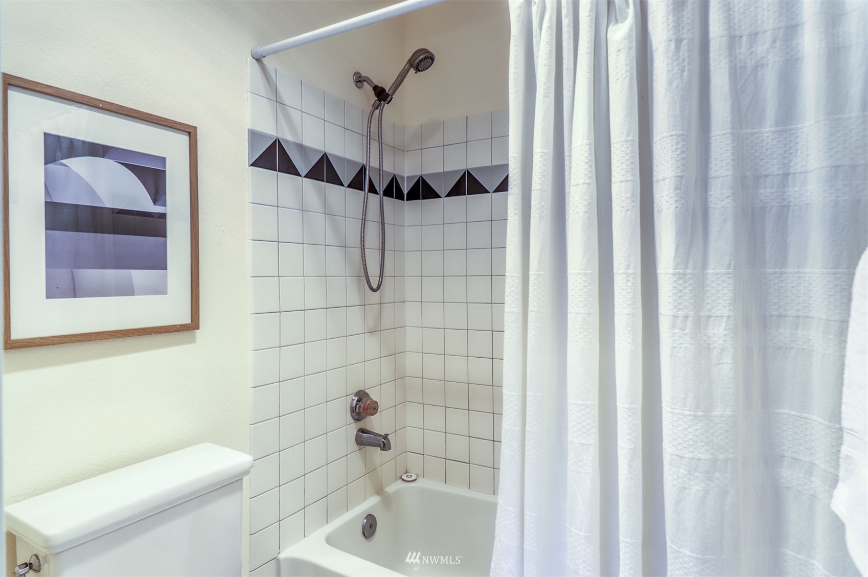 1220 Weaver Road Northwest, Unit D7 Bainbridge Island, WA 98110 - Photo 24 of 31 Gallery Image 24