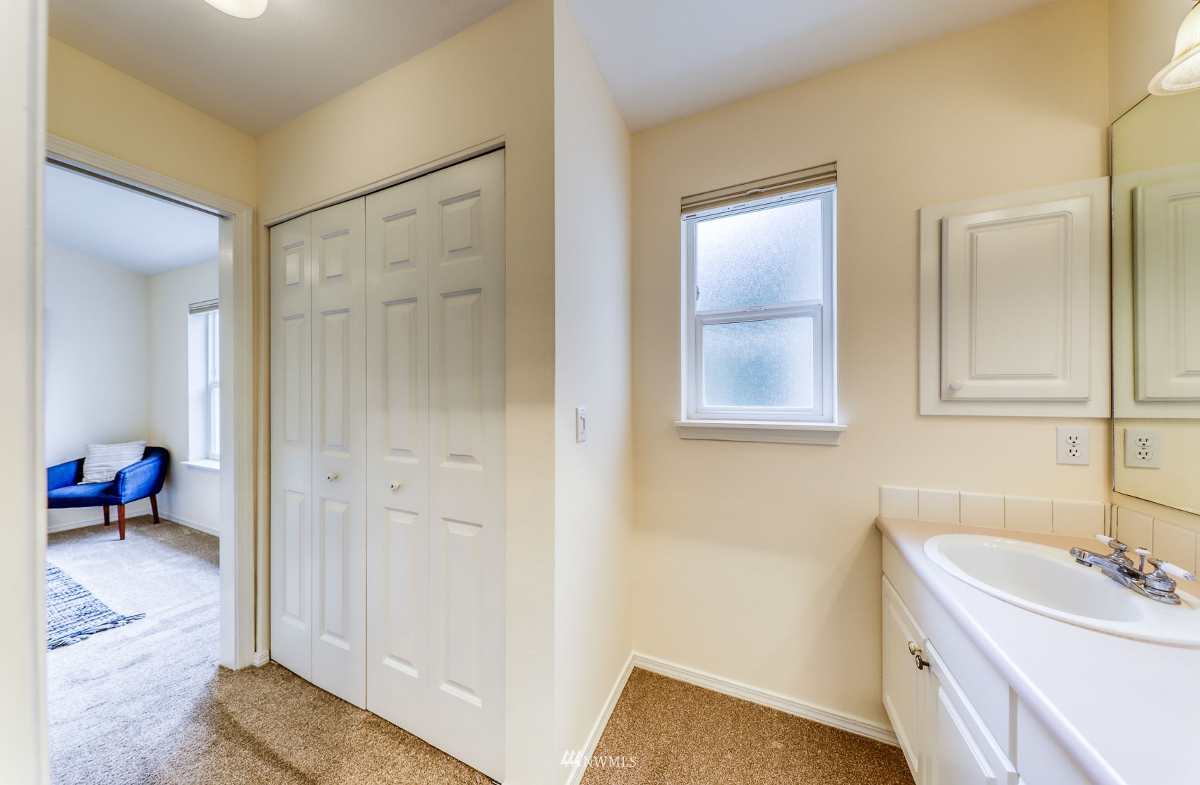 1220 Weaver Road Northwest, Unit D7 Bainbridge Island, WA 98110 - Photo 27 of 31 Gallery Image 27