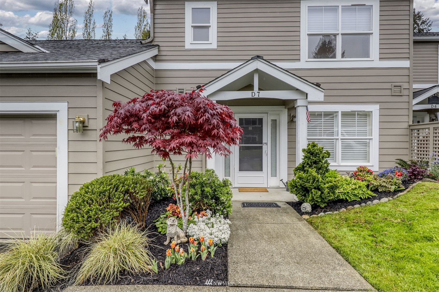 1220 Weaver Road Northwest, Unit D7 Bainbridge Island, WA 98110 - Photo 3 of 31 Gallery Image 3