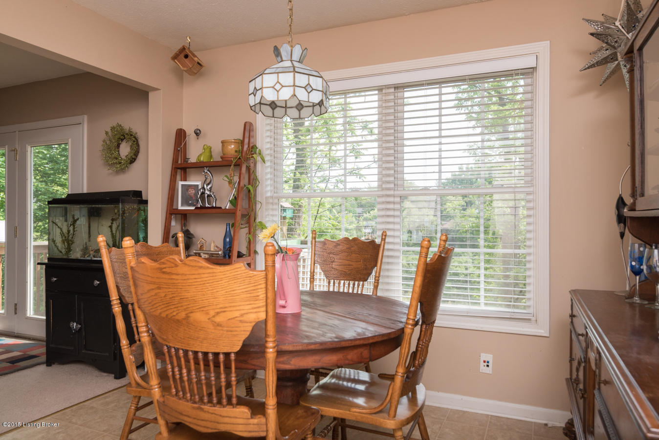 3072 University Road Louisville, KY 40206 - Photo 17 of 45 Eat-in area of kitchen.