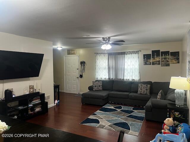 11 Spring Lane East Stroudsburg, PA 18301 - Photo 2 of 10 IMG_6575