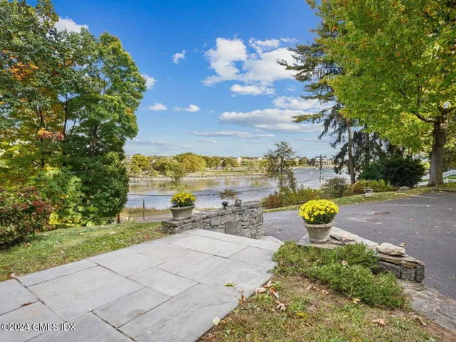 $2,350,000 | 201 Shore Road, Greenwich, CT 06830