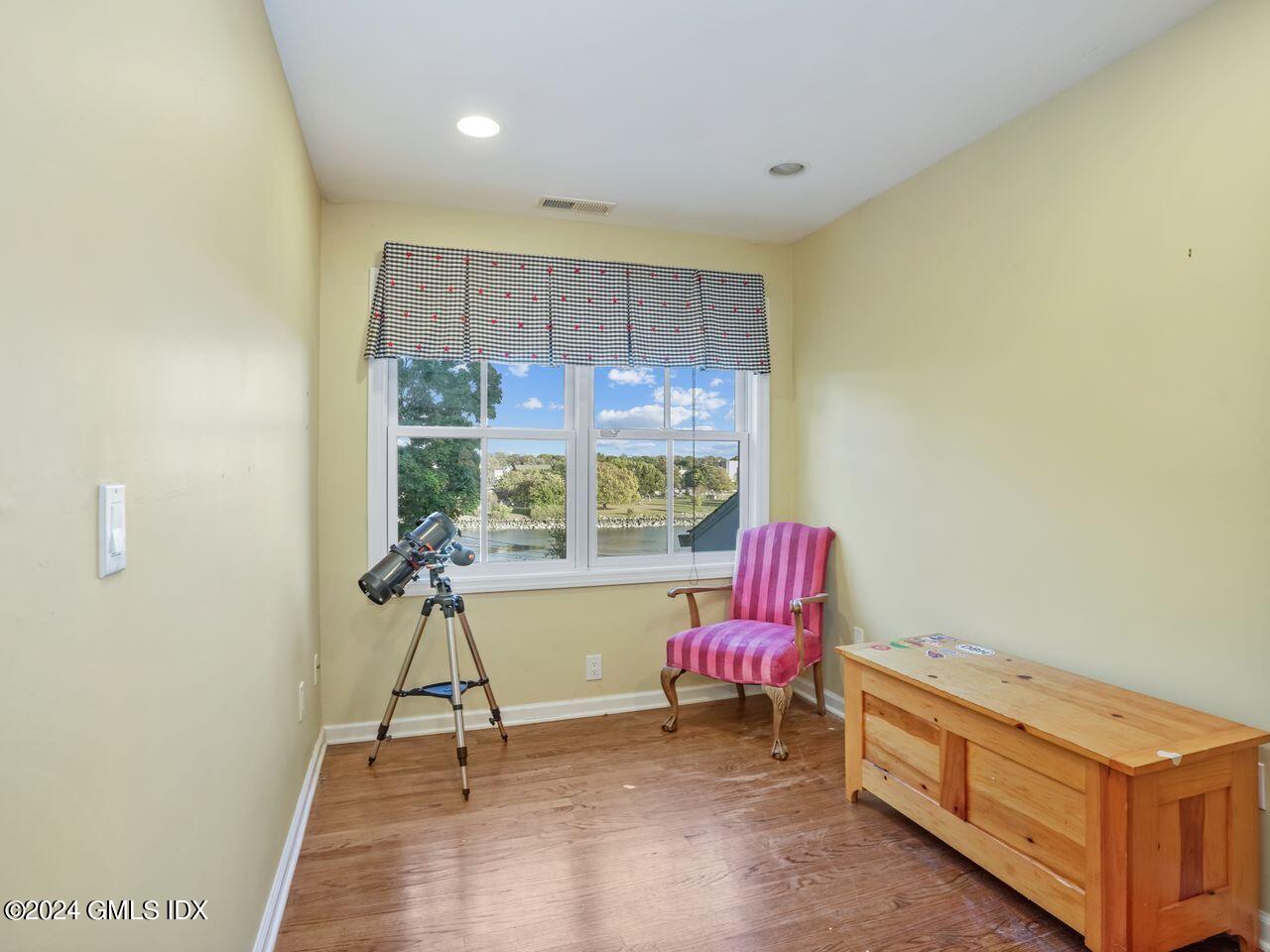 201 Shore Road Greenwich, CT 06830 - Photo 18 of 31 Upper level study area