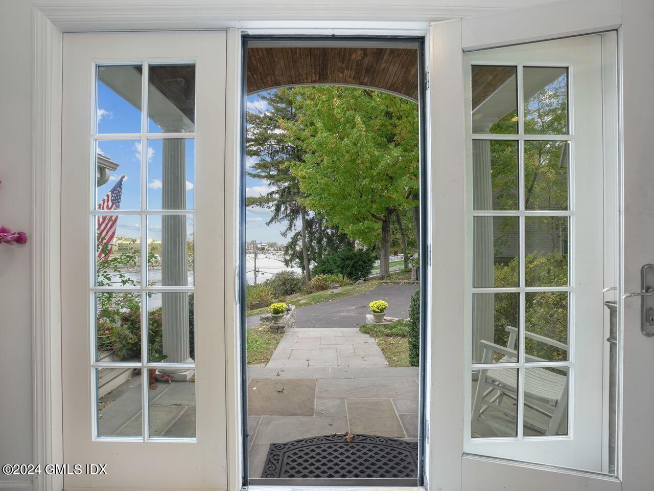 201 Shore Road Greenwich, CT 06830 - Photo 9 of 31 Front Entry