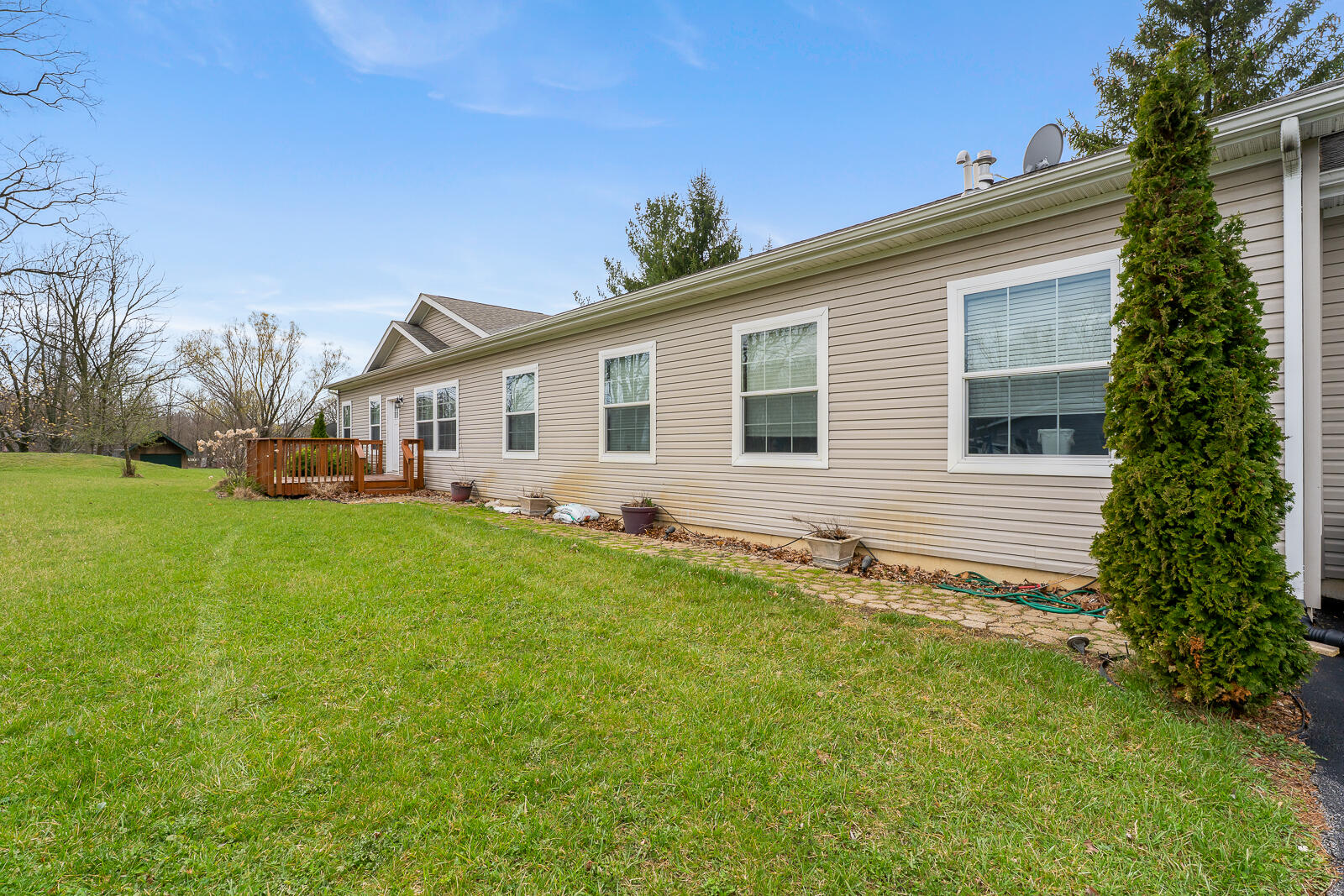 678 West Division Road Hebron, IN 46341 - Photo 3 of 79 1600x1067