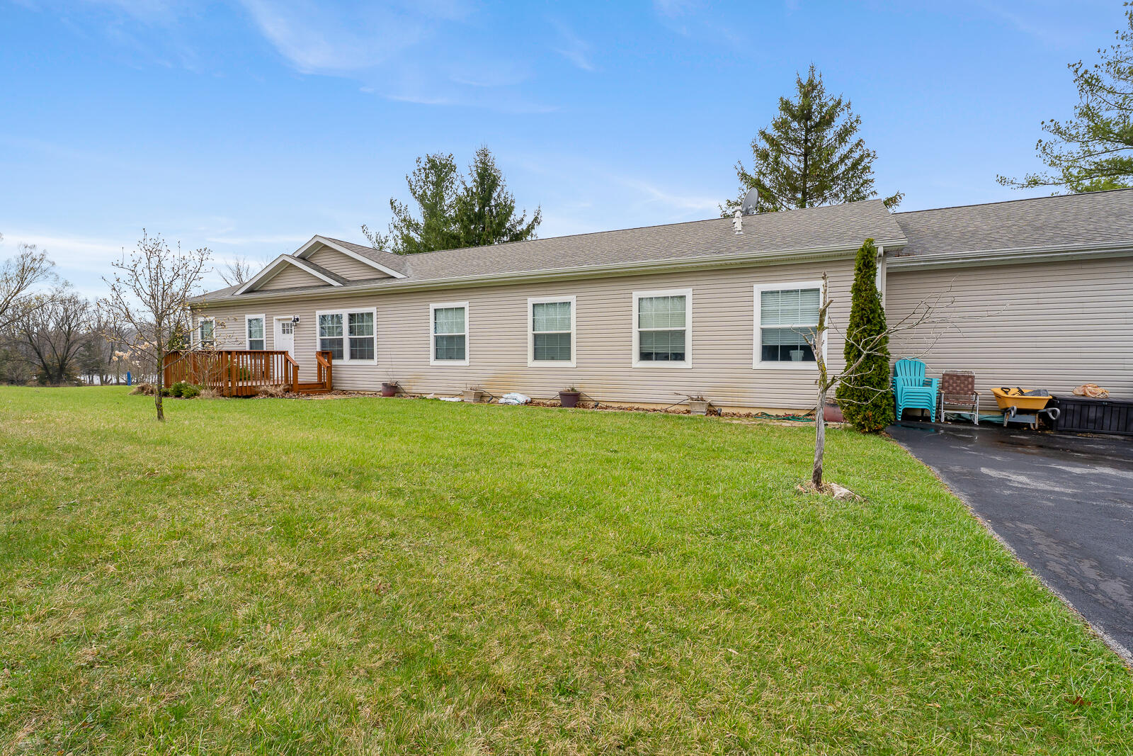 678 West Division Road Hebron, IN 46341 - Photo 4 of 79 1600x1067