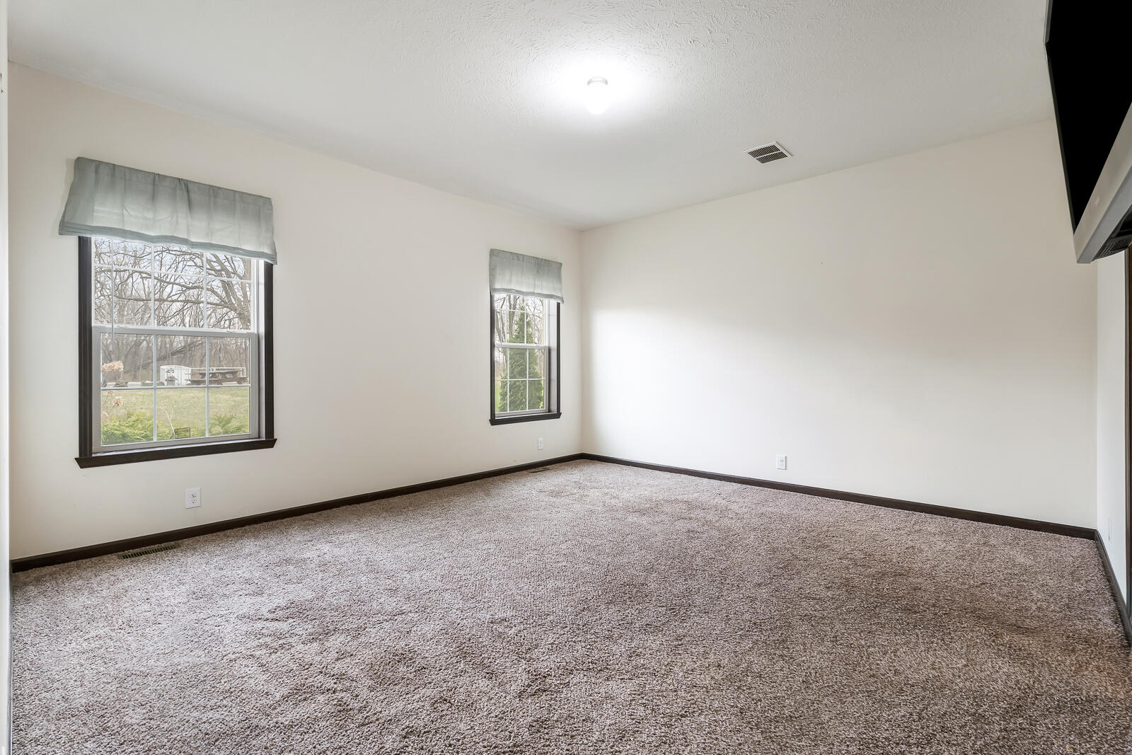 678 West Division Road Hebron, IN 46341 - Photo 52 of 79 1600x1067