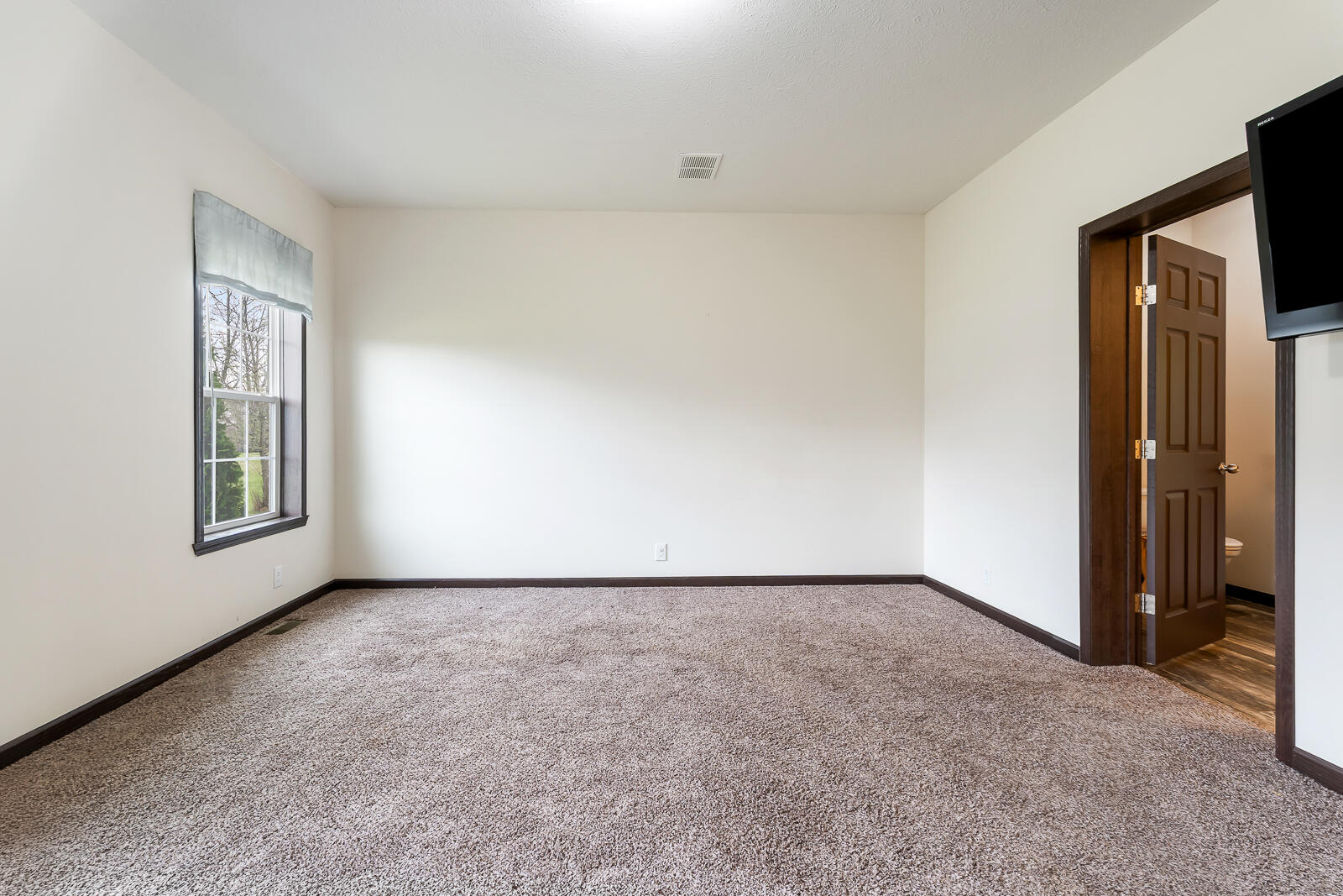 678 West Division Road Hebron, IN 46341 - Photo 53 of 79 1600x1067