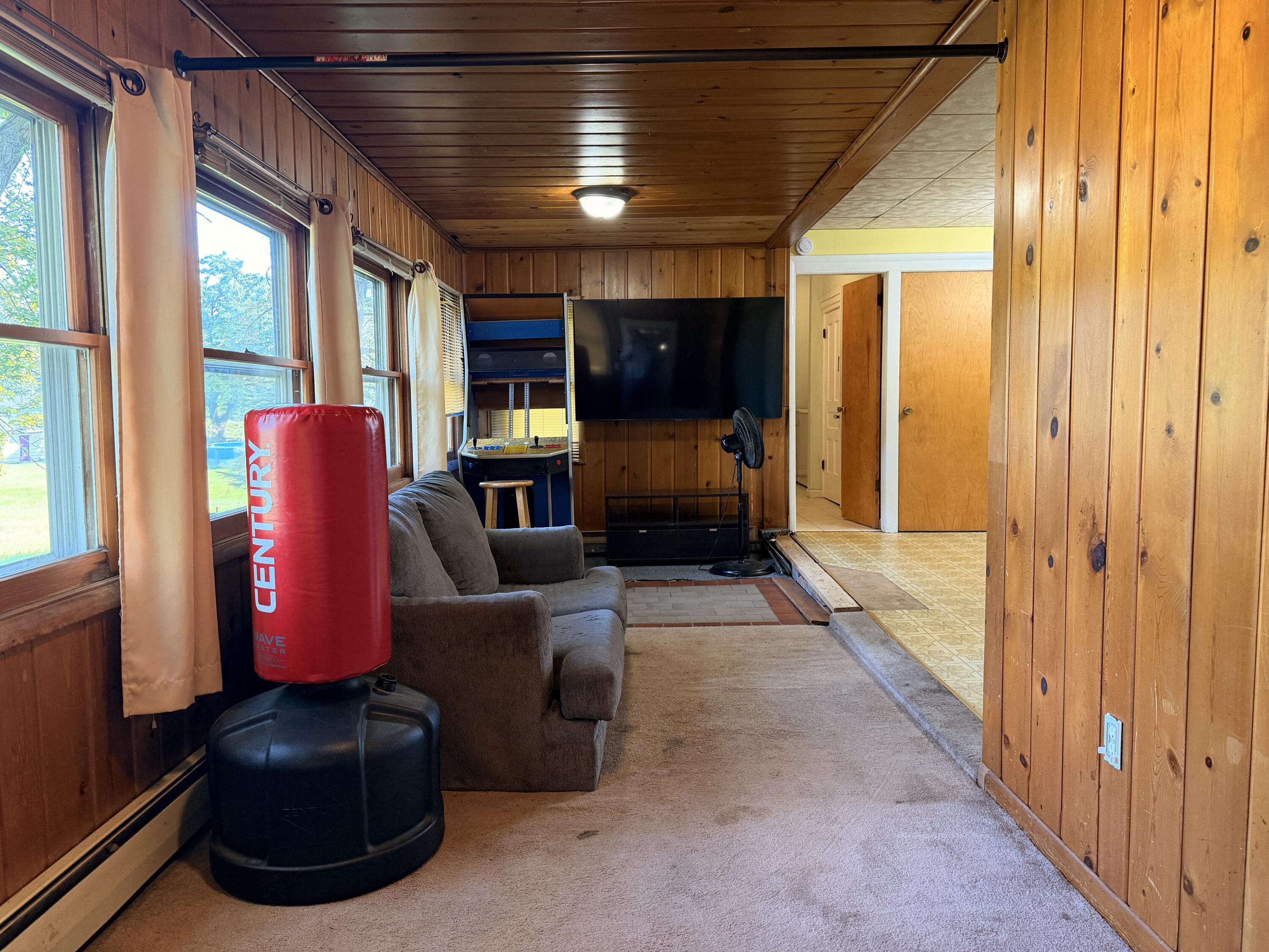 908 Napoleon Road Michigan Center, MI 49254 - Photo 5 of 18 IMG_2123