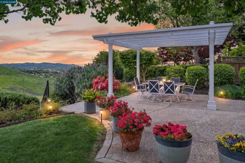 $2,998,800 | 3643 Country Club Terrace, Danville, CA 94506