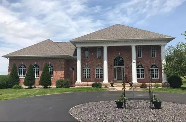 $599,000 | 675 East County Road 1180, Sutter, IL 62379