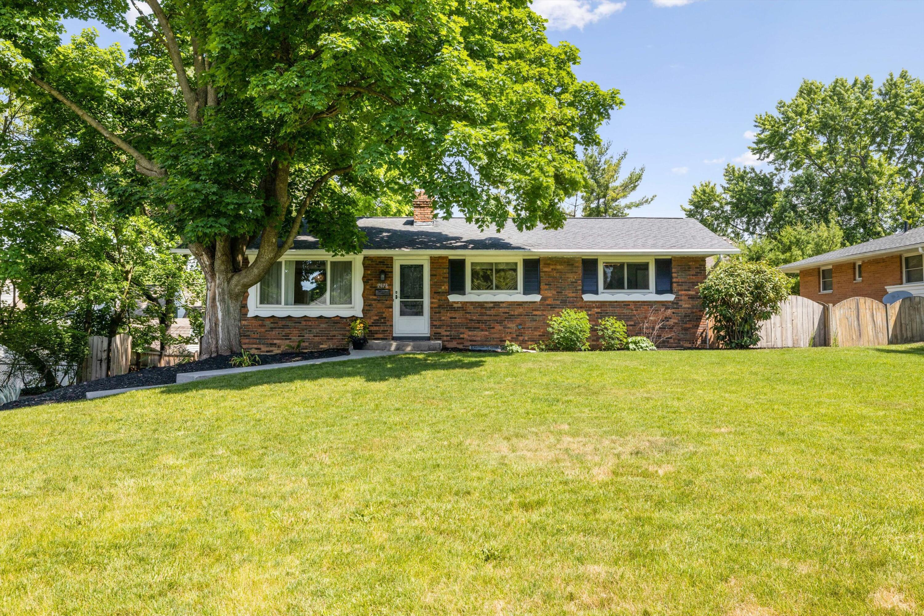 2678 Edgevale Road Upper Arlington, OH 43221 - Photo 3 of 49 52-511A3805