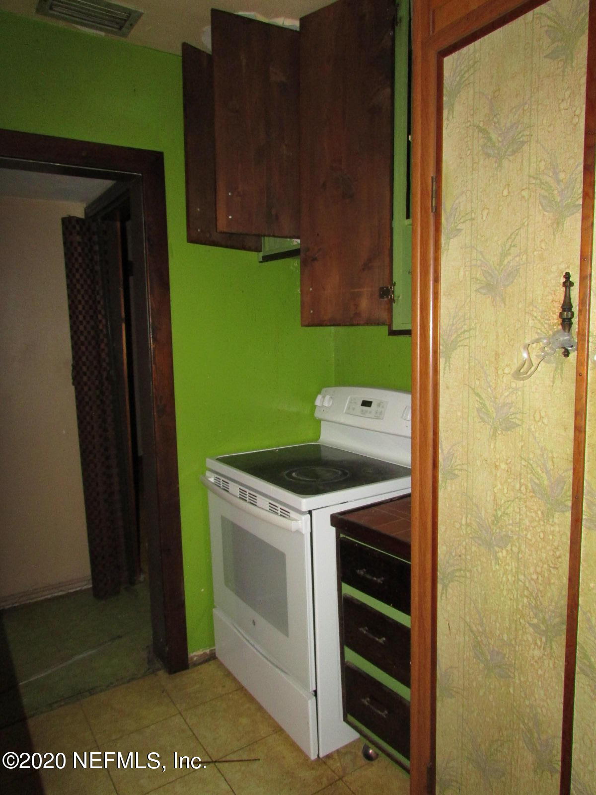 428 Sapelo Road Jacksonville, FL 32216 - Photo 16 of 34 kitchen