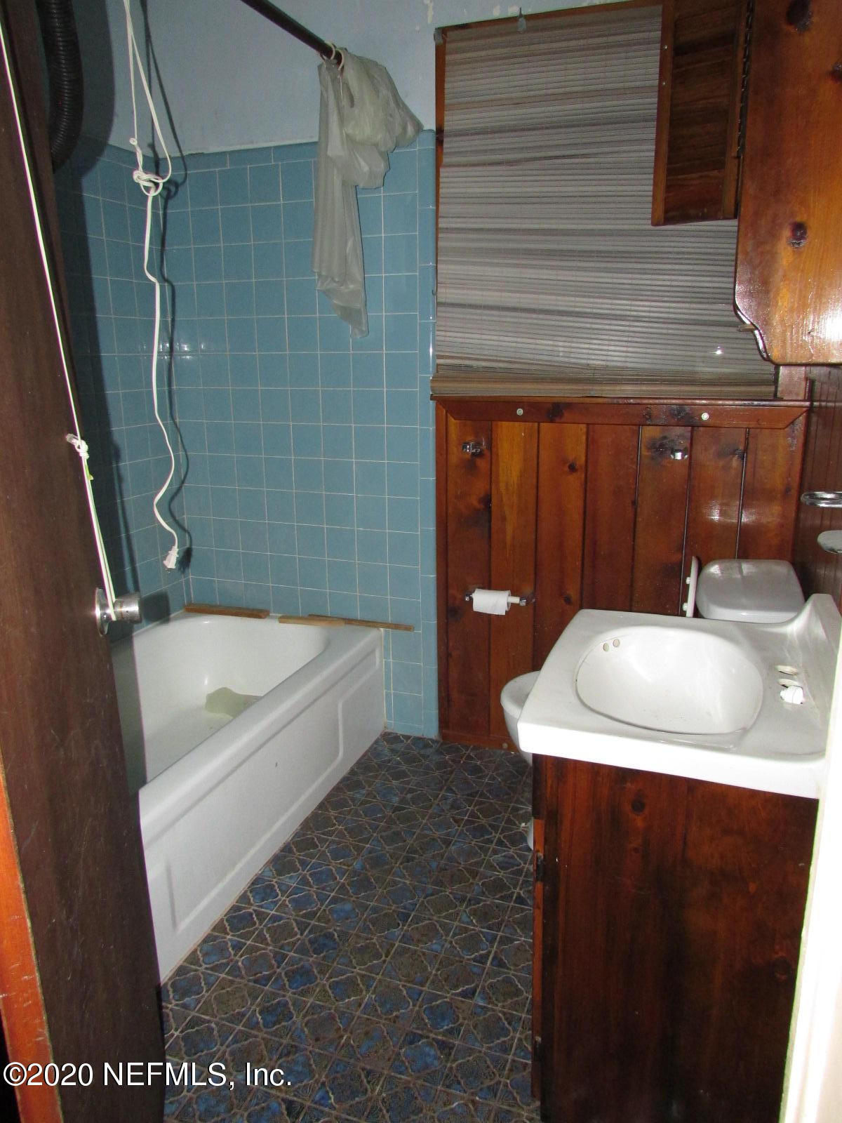 428 Sapelo Road Jacksonville, FL 32216 - Photo 21 of 34 2/d Batroom