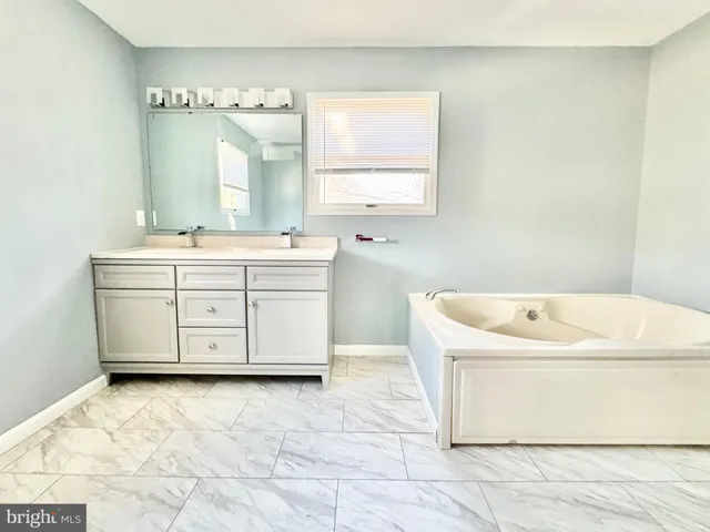 $499,900 | 117 Jennifer Lane, Felton, DE 19943