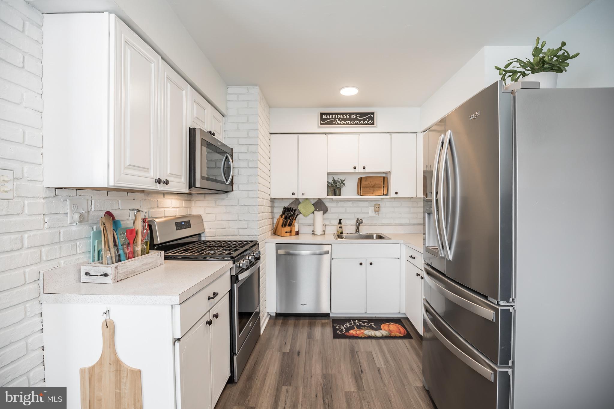 10107 North Canterbury Road Philadelphia, PA 19114 - Photo 11 of 30 Kitchen