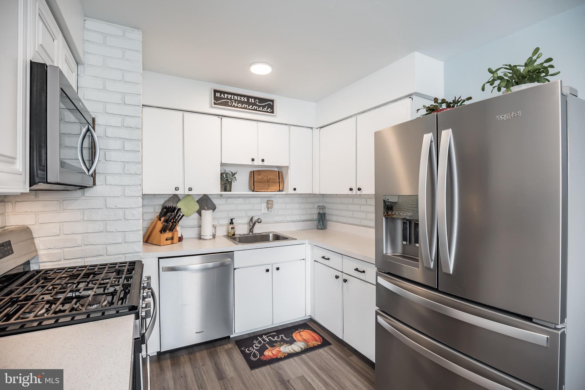 10107 North Canterbury Road Philadelphia, PA 19114 - Photo 13 of 30 Kitchen