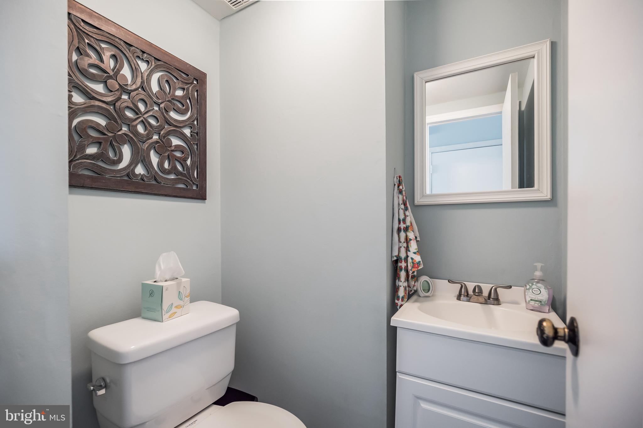 10107 North Canterbury Road Philadelphia, PA 19114 - Photo 16 of 30 Mail Level Half Bath