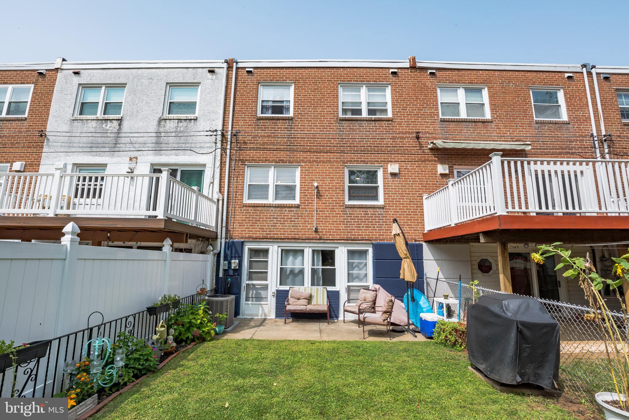 10107 North Canterbury Road Philadelphia, PA 19114 - Photo 29 of 30 Backyard