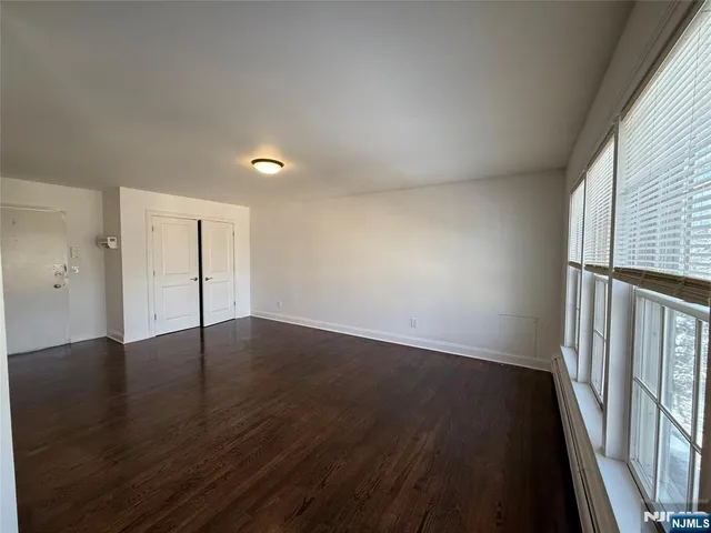 $2,450 | 93 Fairview Avenue, Unit 8, Westwood, NJ 07675