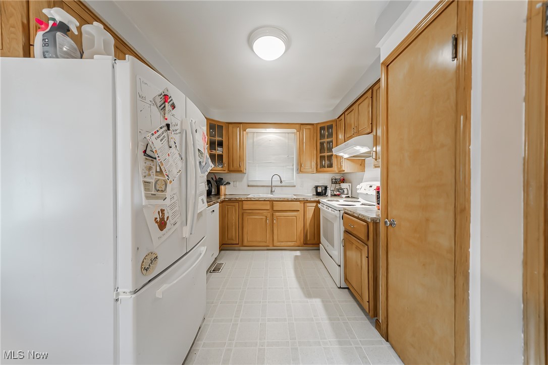14204 Rockside Road Maple Heights, OH 44137 - Photo 22 of 49
